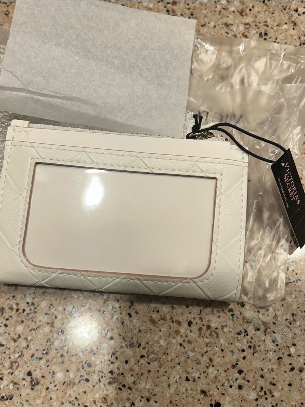 Victoria’s Secret Quilted Cardholder ID Window with Gold Keychain white NWT - Picture 12 of 12